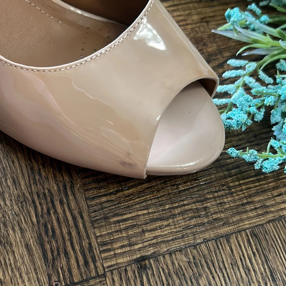 CLARKS  Artisan Beige heels - Picture 9 of 9